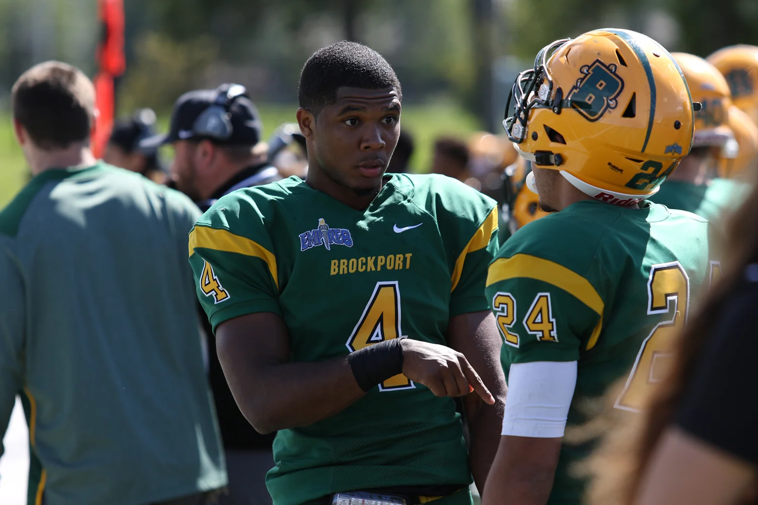 WR's talking on the sidelines during the game